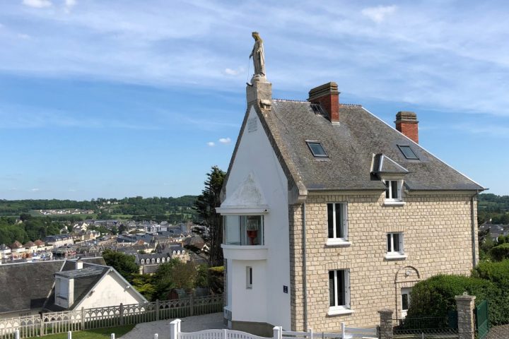 Maison Du Phare, Location Vacances À Port-En-Bessin concernant Chambre D Hote Port En Bessin Huppain