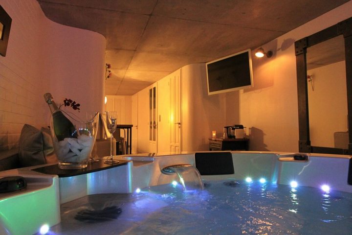 Week-End Romantique : 12 Chambres Avec Jacuzzi Privé pour Hotels Avec Jacuzzi Lorraine