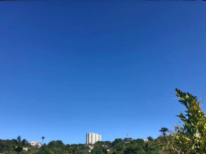 En Martinique L'Année Commence Sous Un Ciel Bleu Azur Et concernant Domaine Bleu Potins