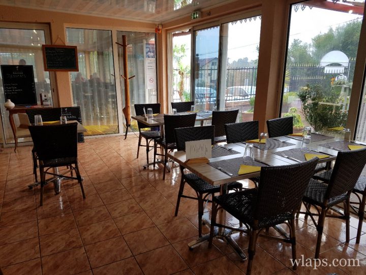 Salle Du Restaurant Créole La Kaz Ile De La Réunion – Wlaps tout Kaz A Manger