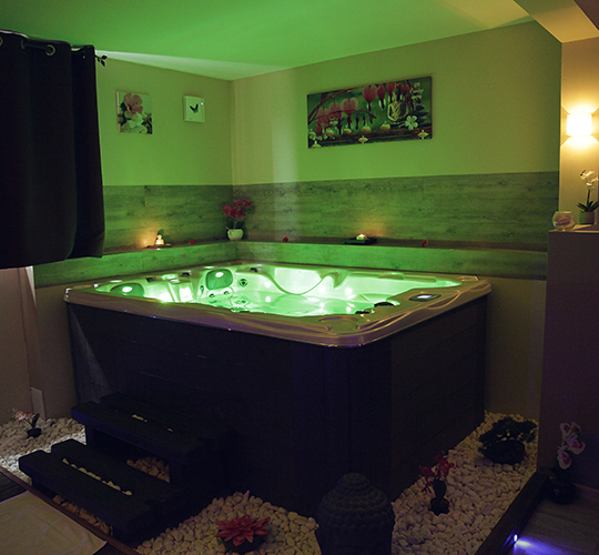 Suite Romantique Gard, Chambre D'Hôtes Avec Jacuzzi dedans Jaccuzi Duo Pour Un Momment En Amoureux Biscarrosse