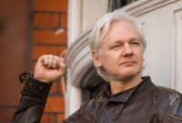 who is julian assange’s wife