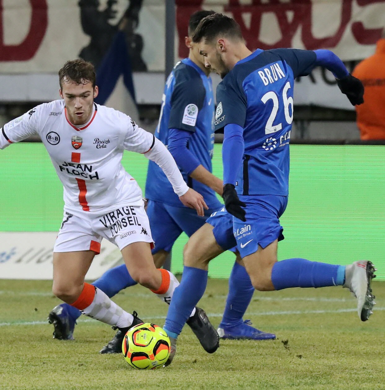 football | Ligue 2 (16e journée) : Lorient - Grenoble (vendredi, 20