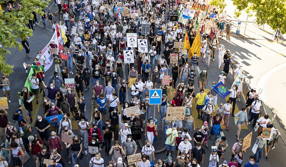 Ecologie et Social en Suisse : une « Grève pour l’avenir » qui promet