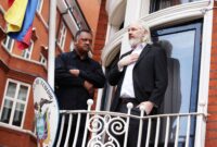 julian assange leaving ecuador embassy