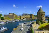 closest airport to brest france