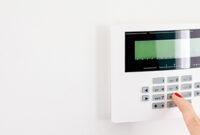 compare adt to simplisafe